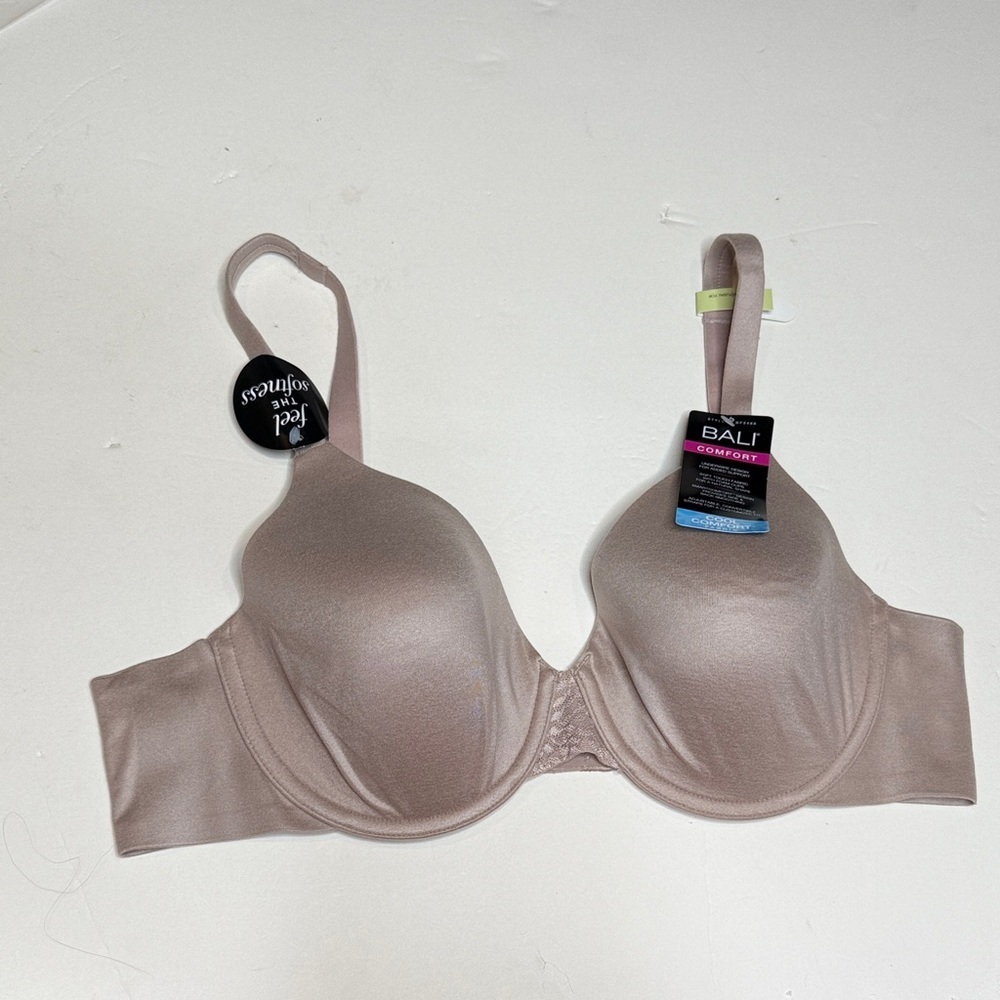 Bali Women's Smooth Underwire Bra - Light Brown size 40B NWT